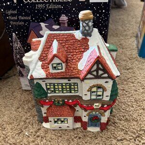 Victorian Village Christmas light up building Inn comes in wrong box